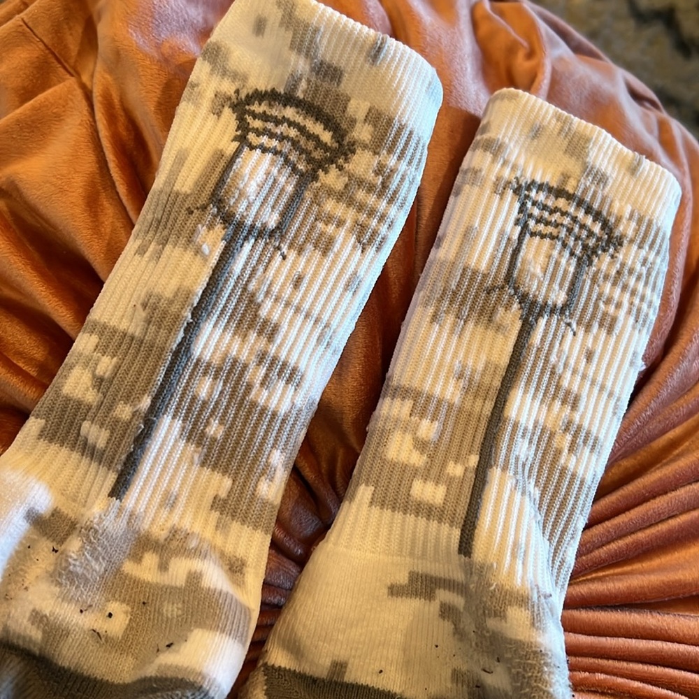 Men’s Gray and White Lacrosse Patterned Socks